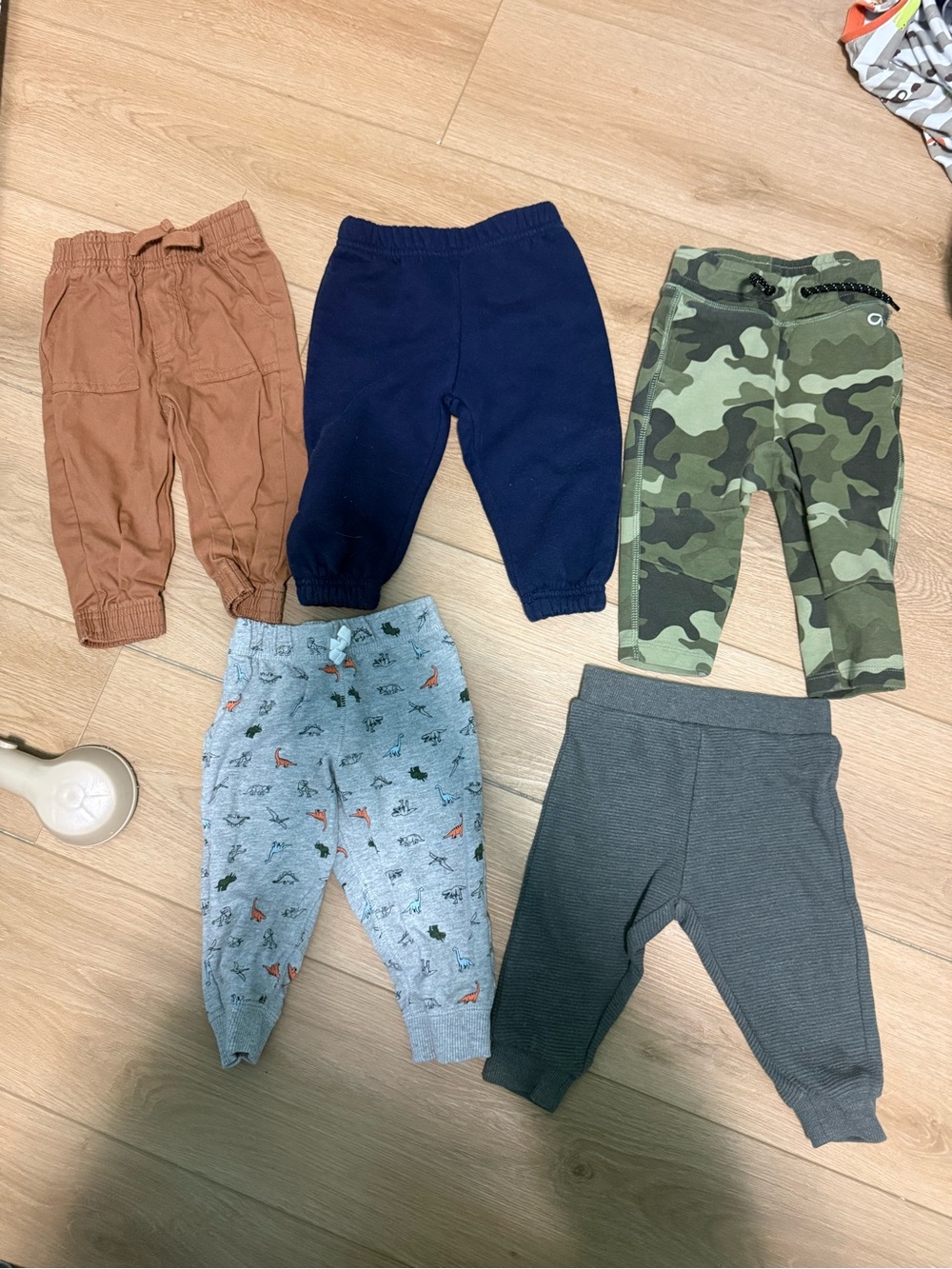 12M pants